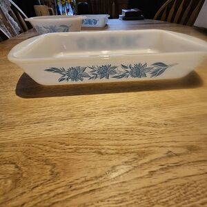Vintage Glass Bake Milk Glass Blue Thistle Pattern Lasagna Dish Pyrex